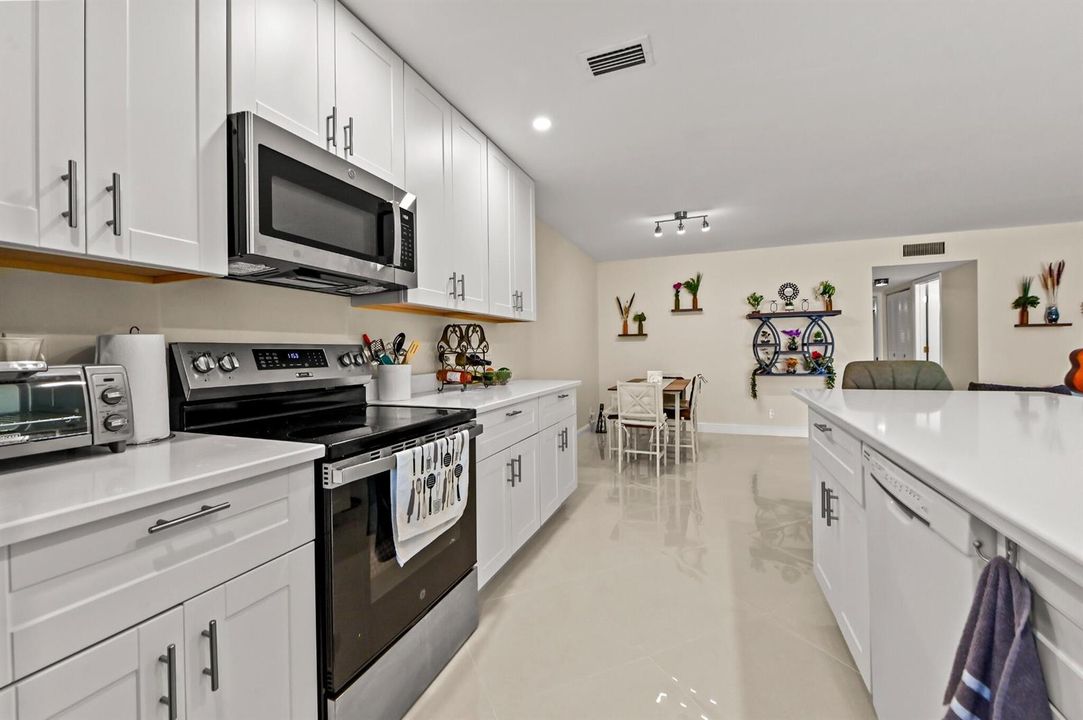 16-Kitchen_Alternate