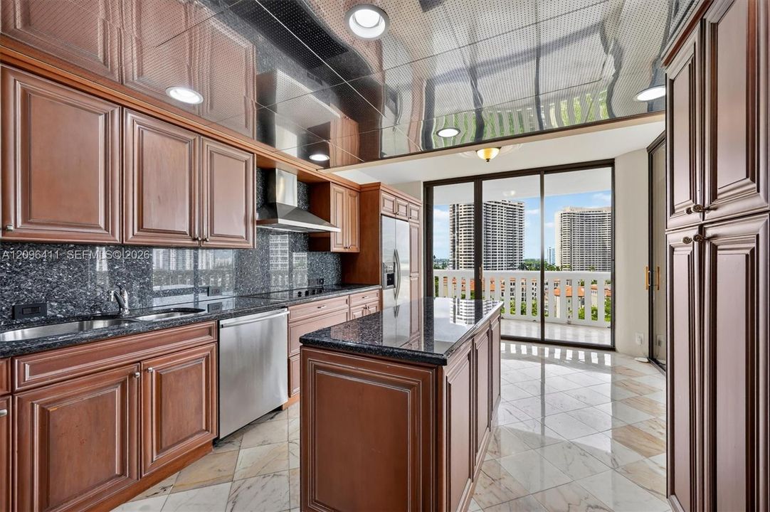 For Rent: $8,500 (3 beds, 3 baths, 2605 Square Feet)