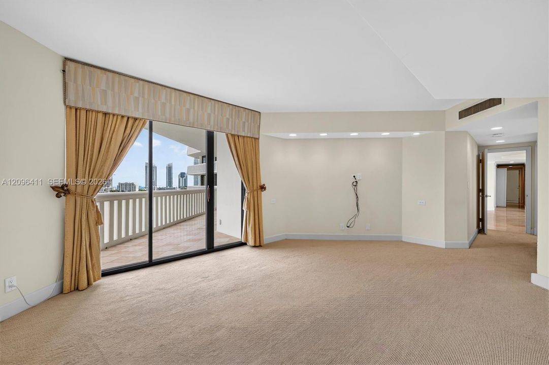 For Rent: $8,500 (3 beds, 3 baths, 2605 Square Feet)