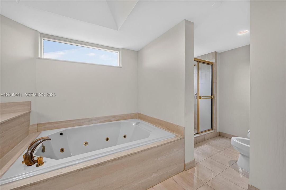 For Rent: $8,500 (3 beds, 3 baths, 2605 Square Feet)
