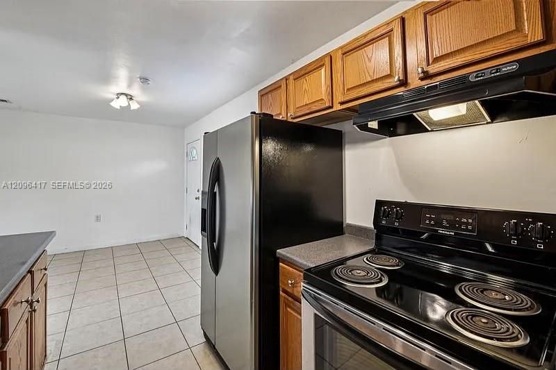 For Rent: $2,100 (3 beds, 1 baths, 0 Square Feet)