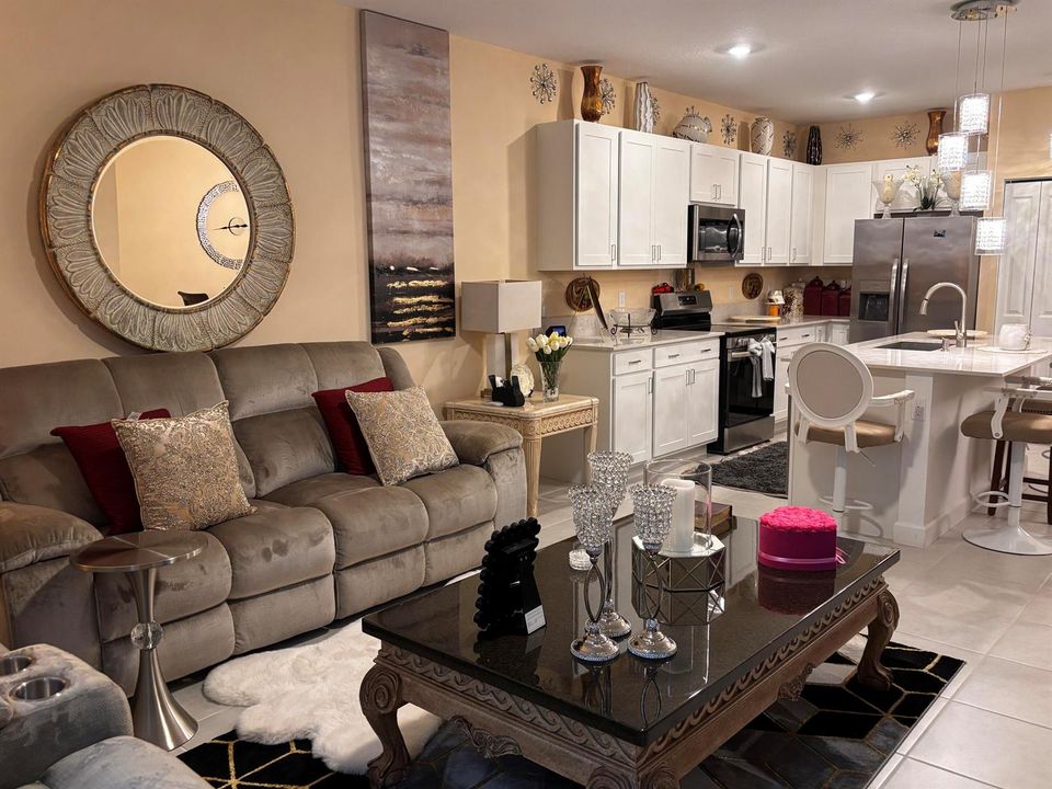 Living Room/Kitchen
