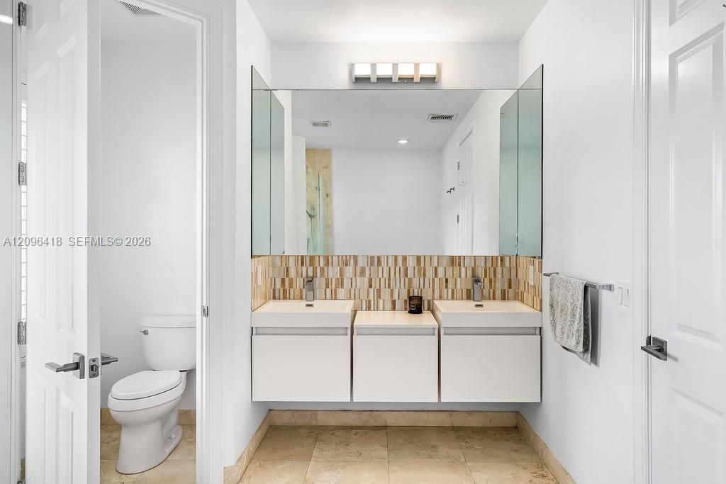 For Sale: $1,800,000 (3 beds, 3 baths, 2856 Square Feet)