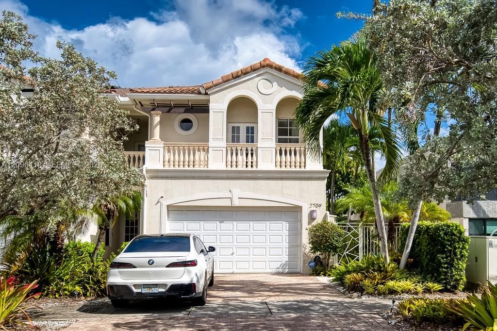 For Sale: $1,800,000 (3 beds, 3 baths, 2856 Square Feet)