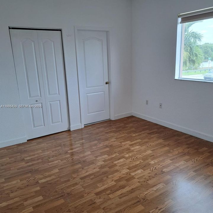 В аренду: $3,000 (3 спален, 2 ванн, 1368 Квадратных фут)