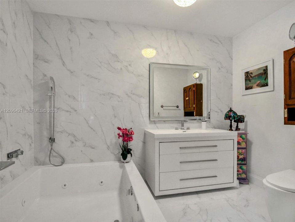 For Sale: $875,000 (4 beds, 2 baths, 2410 Square Feet)