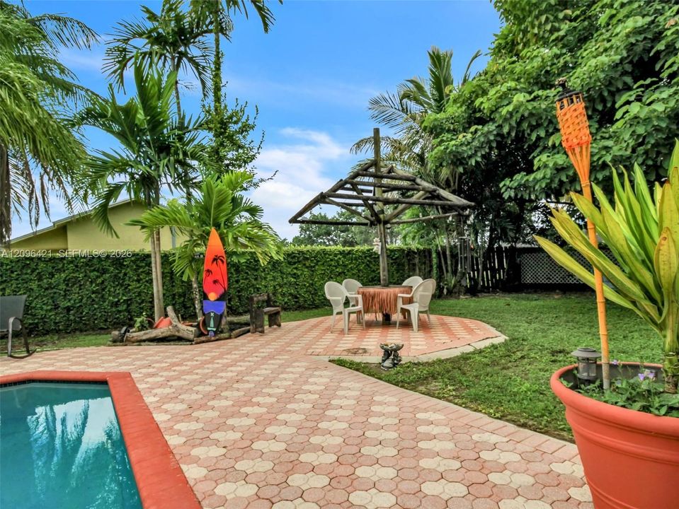 For Sale: $875,000 (4 beds, 2 baths, 2410 Square Feet)