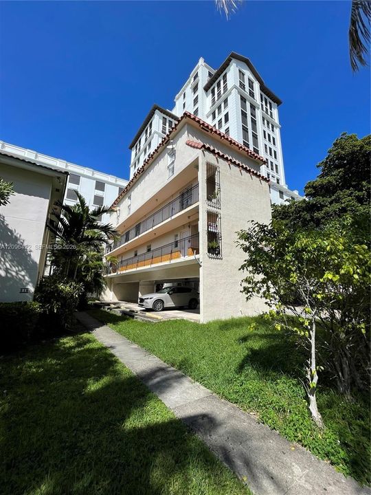 For Rent: $1,950 (2 beds, 1 baths, 4789 Square Feet)