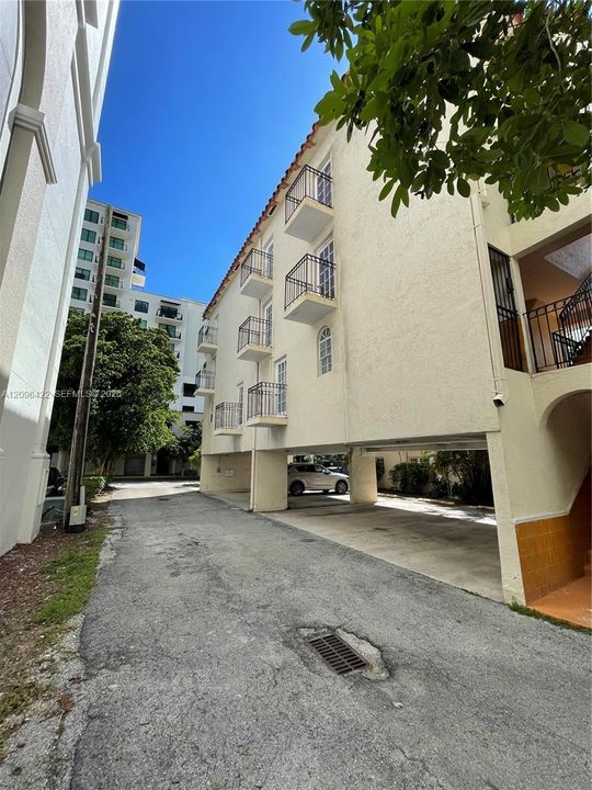 For Rent: $1,950 (2 beds, 1 baths, 4789 Square Feet)
