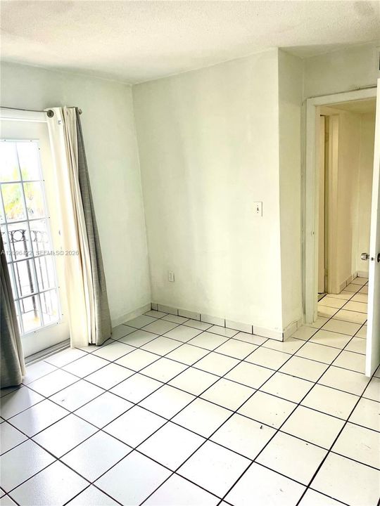 For Rent: $1,950 (2 beds, 1 baths, 4789 Square Feet)