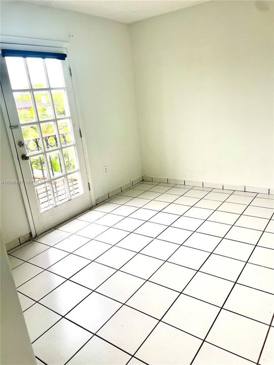 For Rent: $1,950 (2 beds, 1 baths, 4789 Square Feet)