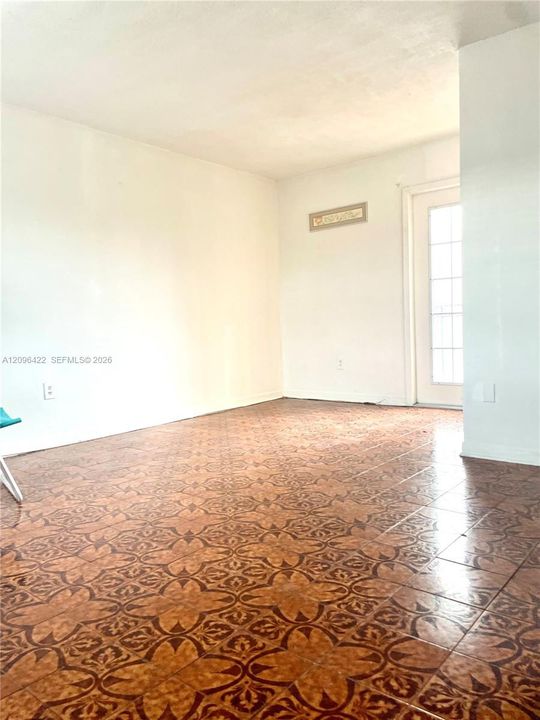 For Rent: $1,950 (2 beds, 1 baths, 4789 Square Feet)