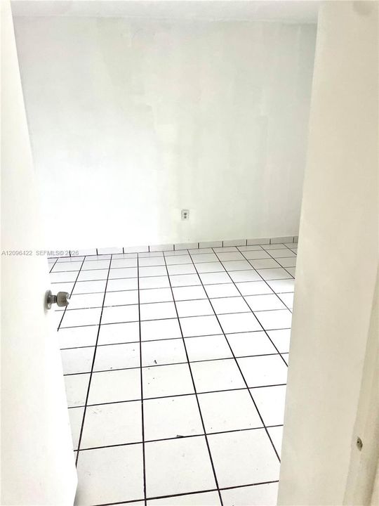 For Rent: $1,950 (2 beds, 1 baths, 4789 Square Feet)
