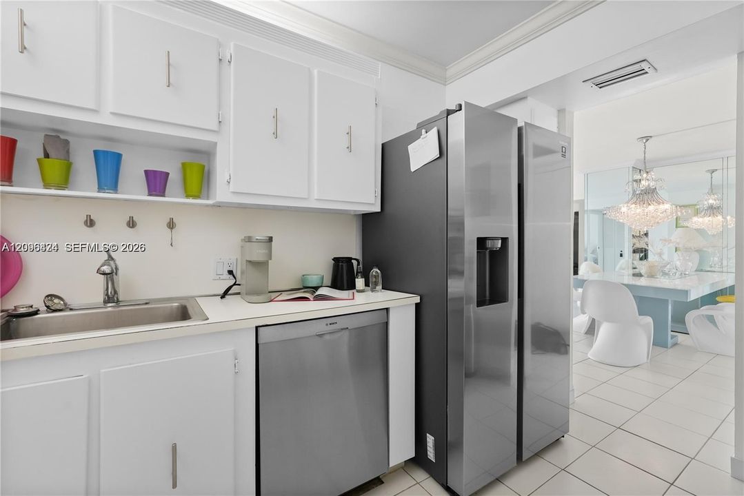 For Sale: $379,000 (2 beds, 2 baths, 1313 Square Feet)