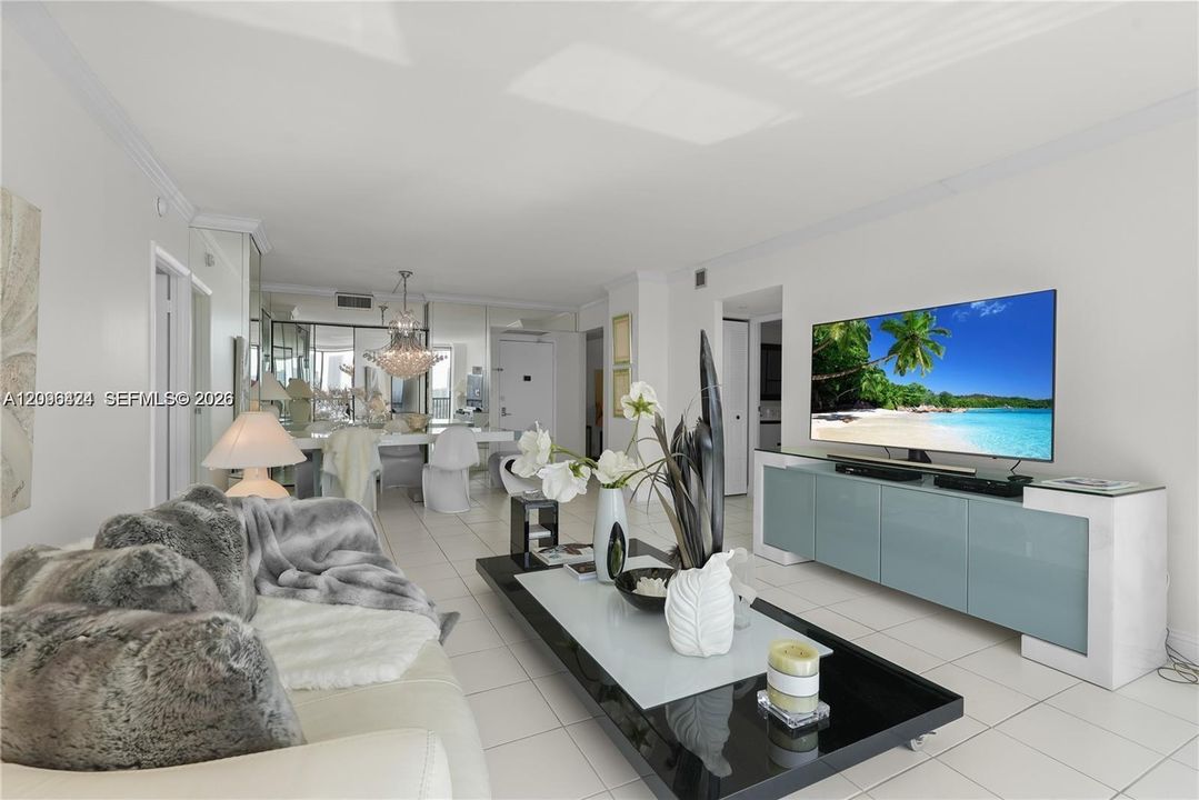 For Sale: $379,000 (2 beds, 2 baths, 1313 Square Feet)