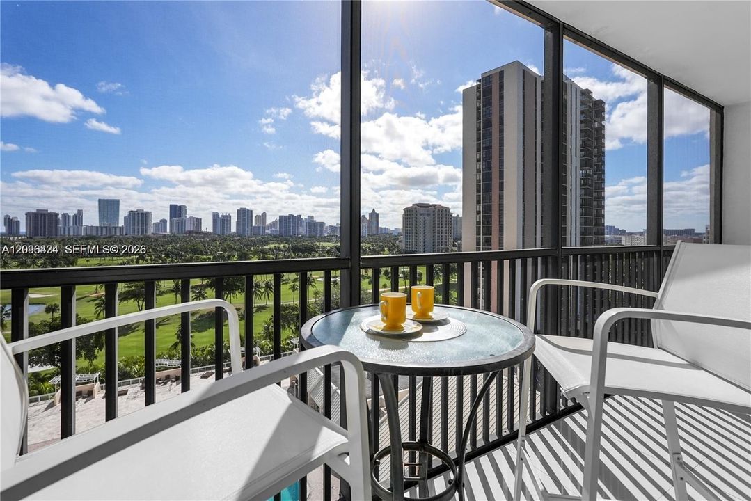 For Sale: $379,000 (2 beds, 2 baths, 1313 Square Feet)