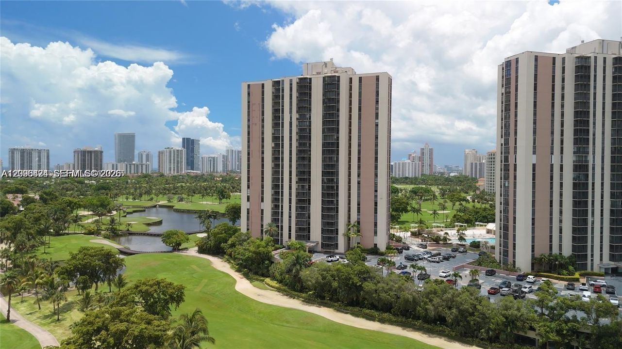 For Sale: $379,000 (2 beds, 2 baths, 1313 Square Feet)