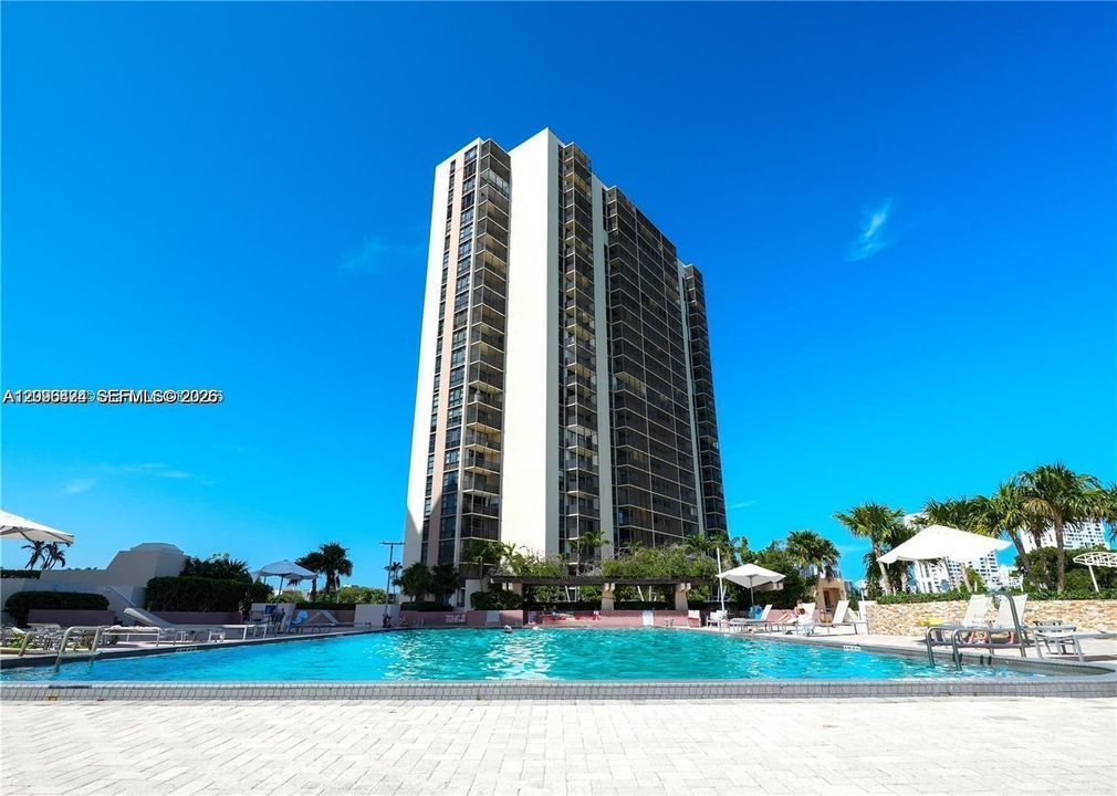 For Sale: $379,000 (2 beds, 2 baths, 1313 Square Feet)