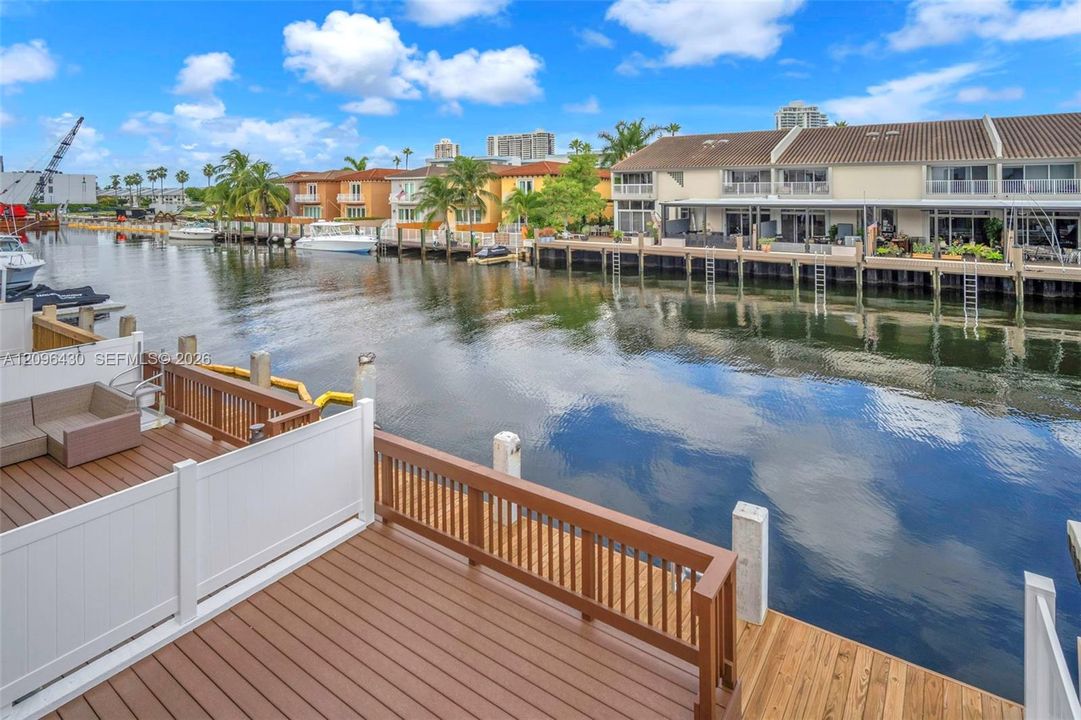 For Rent: $4,500 (2 beds, 2 baths, 1570 Square Feet)