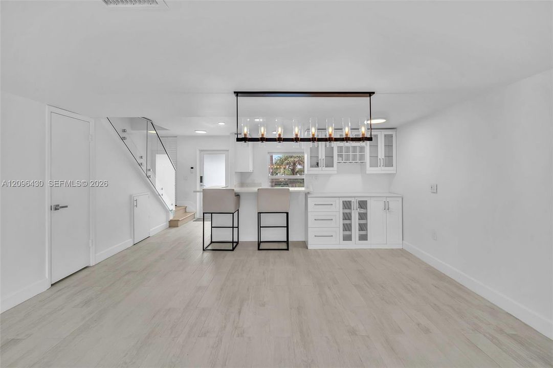 For Rent: $4,500 (2 beds, 2 baths, 1570 Square Feet)