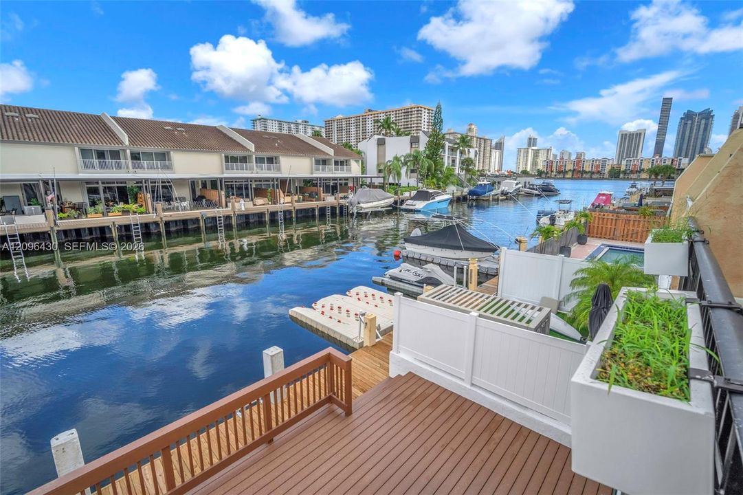 For Rent: $4,500 (2 beds, 2 baths, 1570 Square Feet)