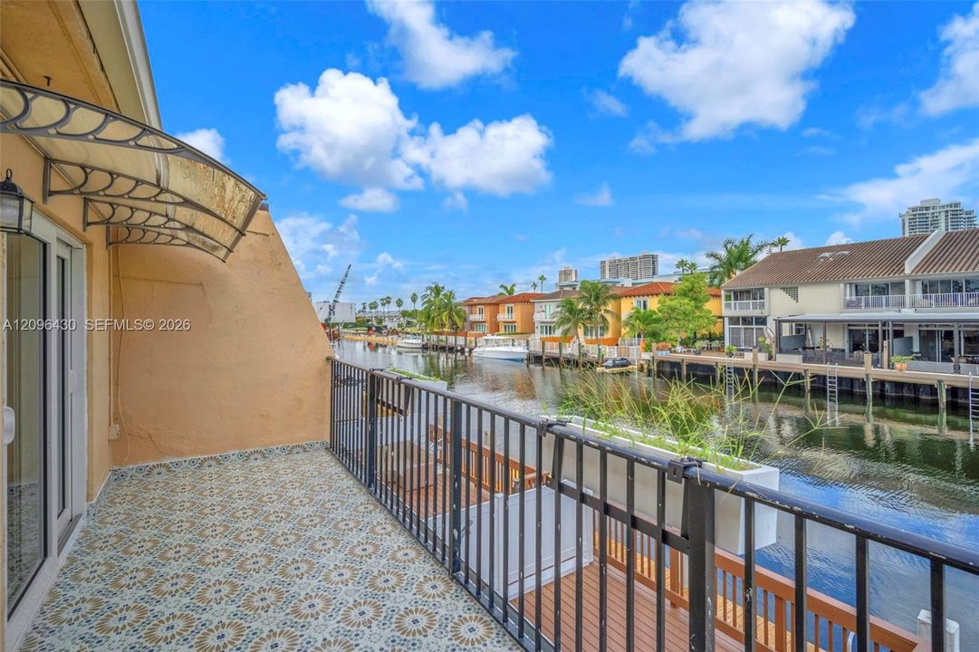 For Rent: $4,500 (2 beds, 2 baths, 1570 Square Feet)