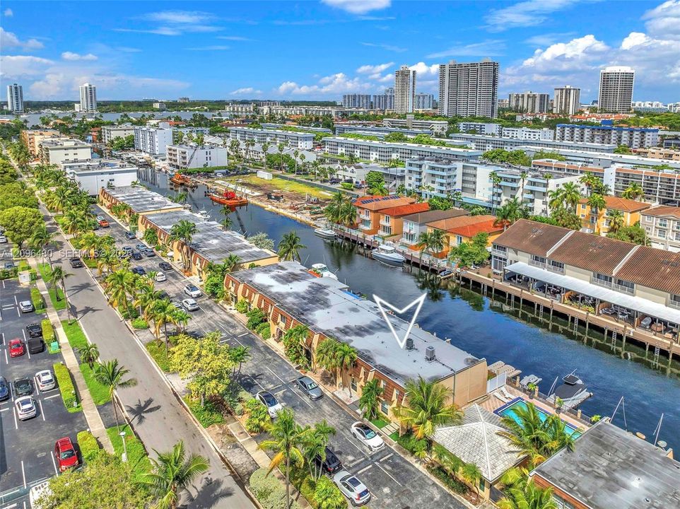 For Rent: $4,500 (2 beds, 2 baths, 1570 Square Feet)