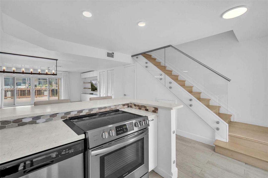 For Rent: $4,500 (2 beds, 2 baths, 1570 Square Feet)