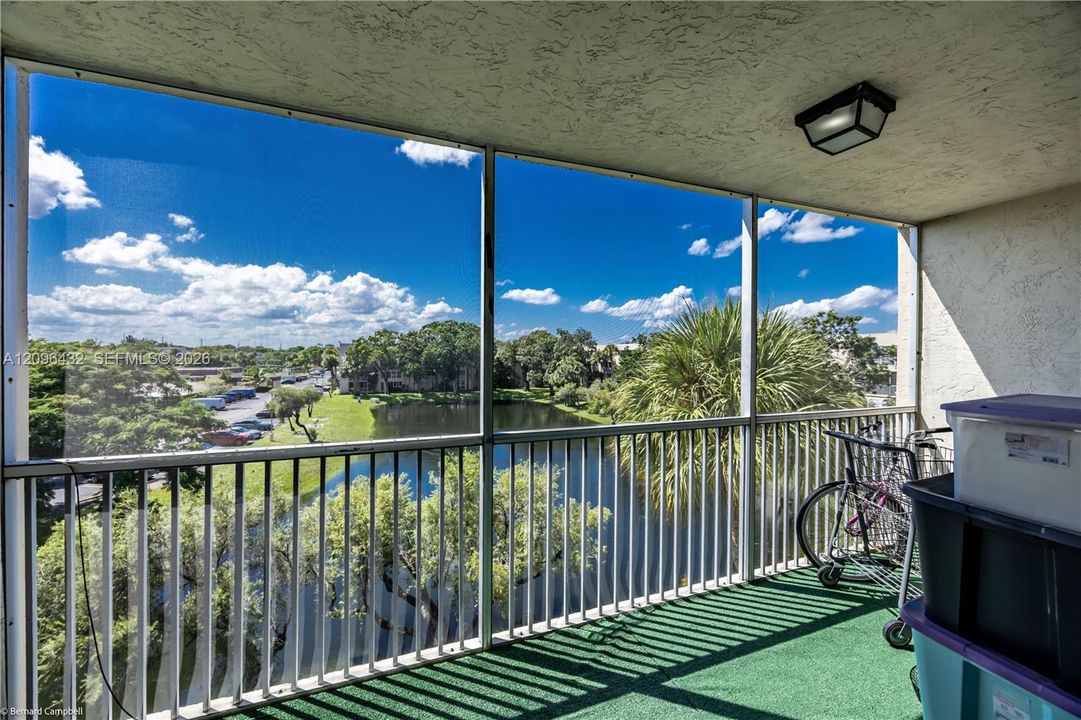 For Sale: $100,000 (2 beds, 2 baths, 1002 Square Feet)