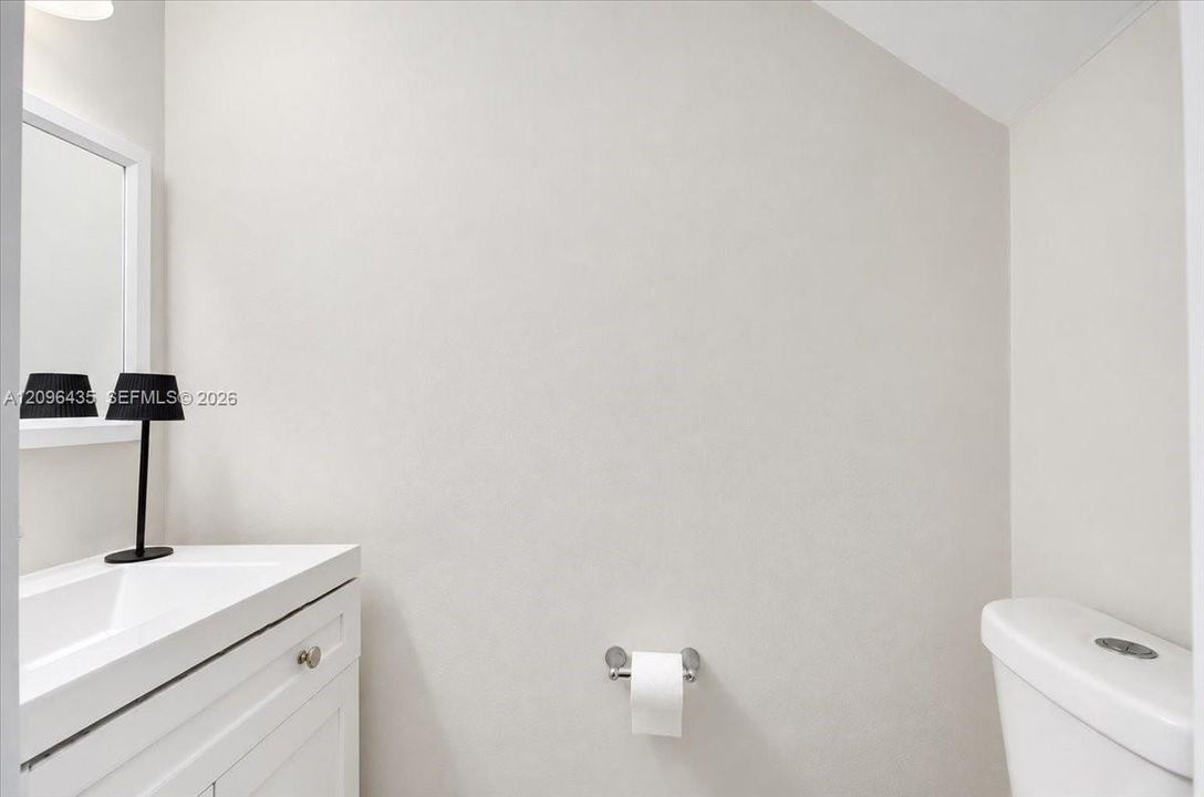 В аренду: $3,200 (3 спален, 2 ванн, 1420 Квадратных фут)