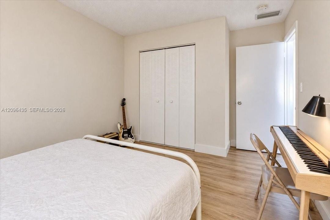 В аренду: $3,200 (3 спален, 2 ванн, 1420 Квадратных фут)