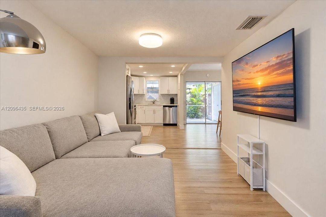 В аренду: $3,200 (3 спален, 2 ванн, 1420 Квадратных фут)