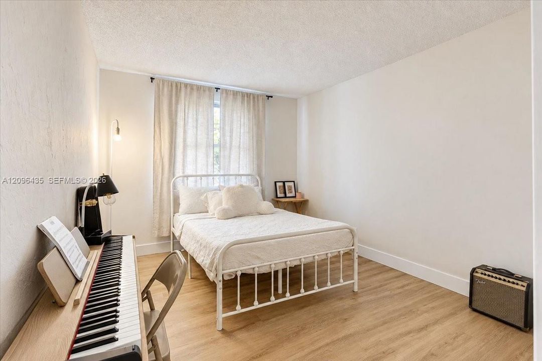 В аренду: $3,200 (3 спален, 2 ванн, 1420 Квадратных фут)