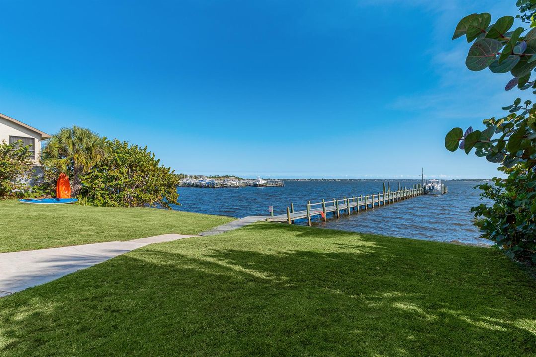 1712 Sea Horse Pl, Jensen Beach, FL 3495