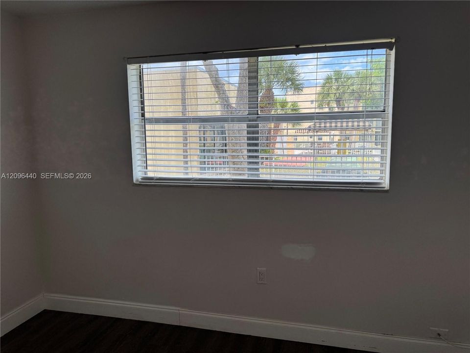 For Sale: $120,000 (2 beds, 2 baths, 850 Square Feet)