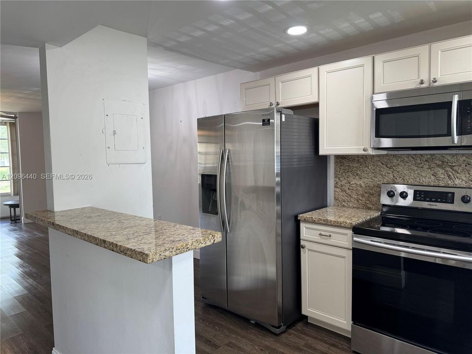 For Sale: $120,000 (2 beds, 2 baths, 850 Square Feet)