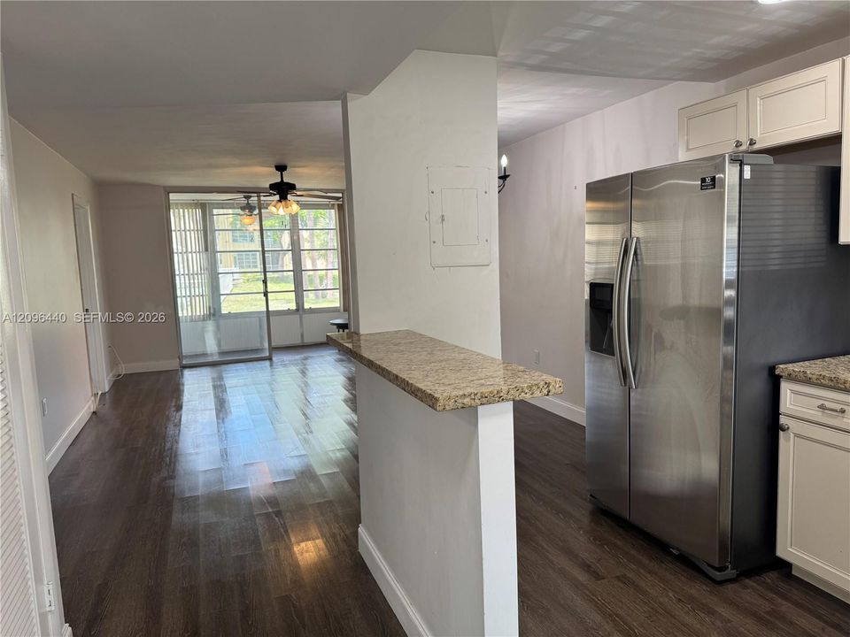 For Sale: $120,000 (2 beds, 2 baths, 850 Square Feet)