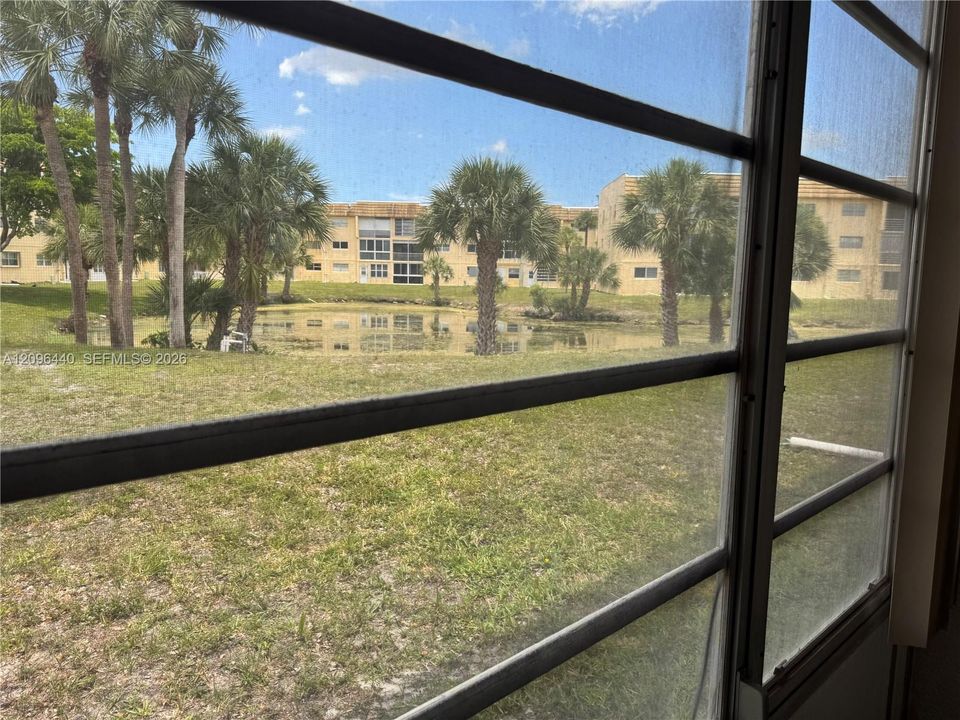 For Sale: $120,000 (2 beds, 2 baths, 850 Square Feet)