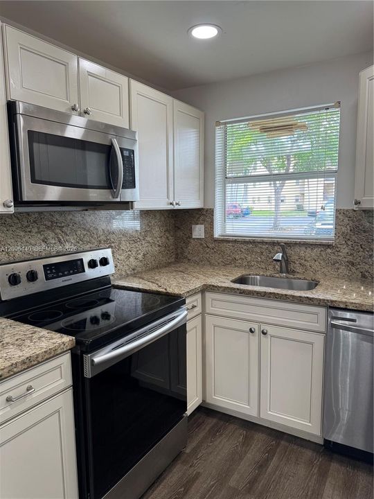 For Sale: $120,000 (2 beds, 2 baths, 850 Square Feet)