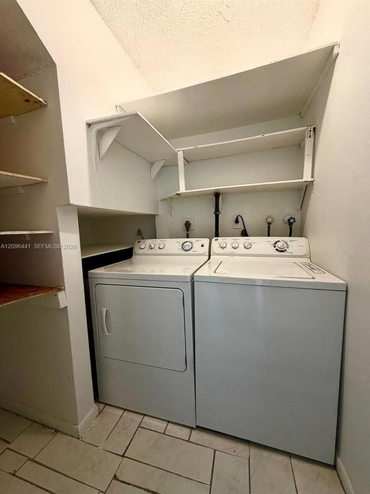 For Rent: $2,300 (3 beds, 2 baths, 1282 Square Feet)
