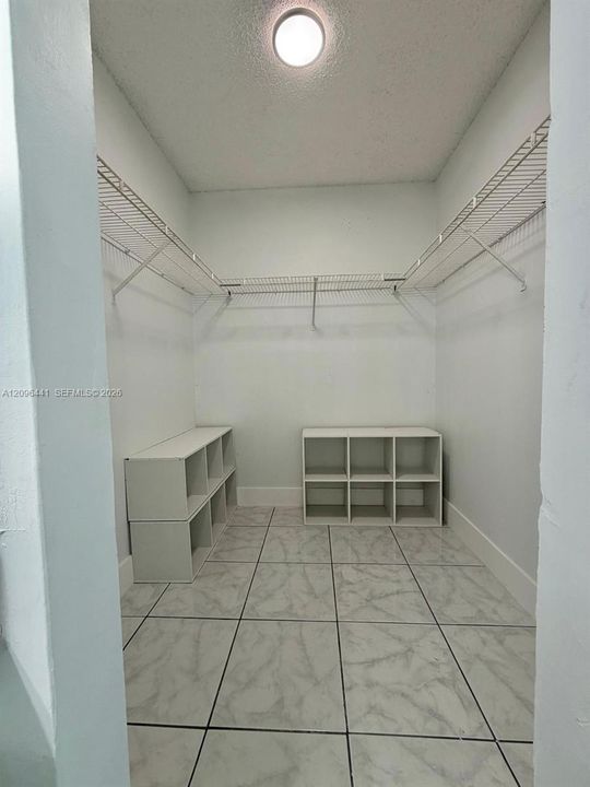 For Rent: $2,300 (3 beds, 2 baths, 1282 Square Feet)