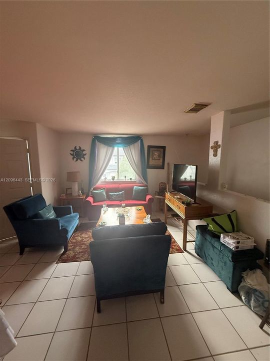 For Sale: $490,000 (3 beds, 2 baths, 1290 Square Feet)