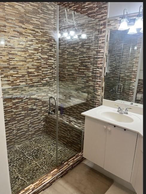 В аренду: $3,600 (3 спален, 2 ванн, 1700 Квадратных фут)