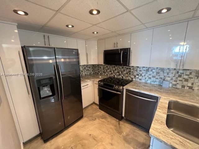 For Rent: $1,300 (1 beds, 1 baths, 656 Square Feet)