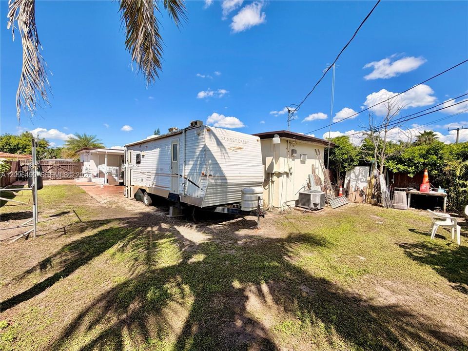 En Venta: $930,000 (0 camas, 0 baños, 1553 Pies cuadrados)