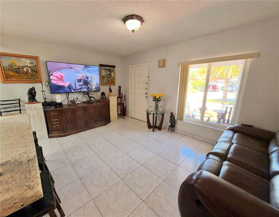 En Venta: $930,000 (0 camas, 0 baños, 1553 Pies cuadrados)
