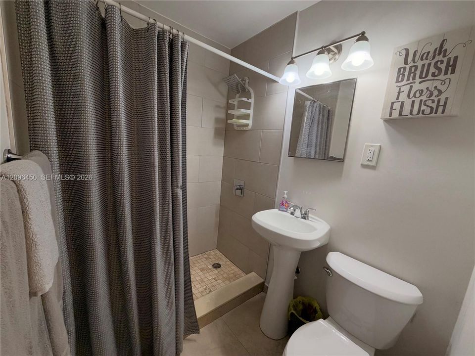 En Venta: $930,000 (0 camas, 0 baños, 1553 Pies cuadrados)