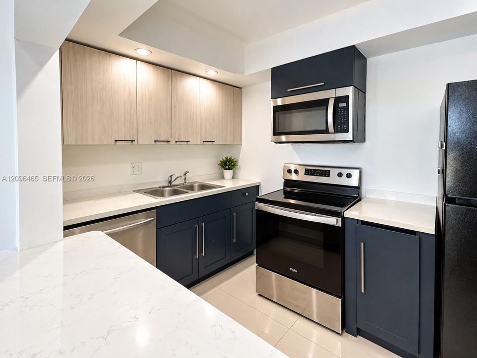 For Rent: $1,650 (2 beds, 1 baths, 783 Square Feet)