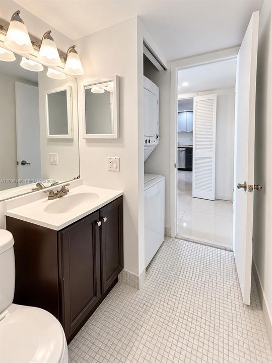 For Rent: $1,650 (2 beds, 1 baths, 783 Square Feet)