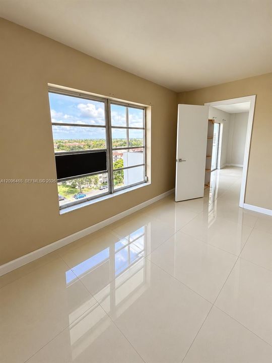 For Rent: $1,650 (2 beds, 1 baths, 783 Square Feet)